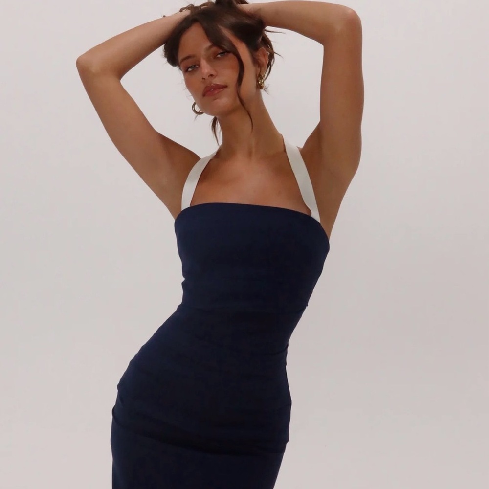 Chic Strapless Navy Dress